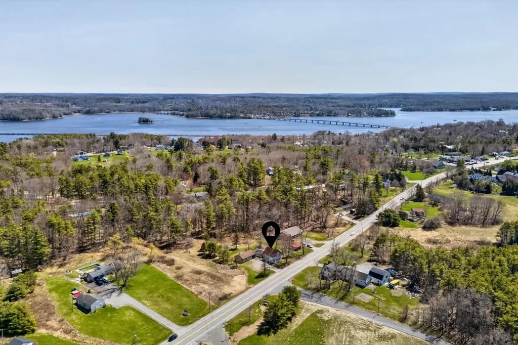 133 Gardiner Road Wiscasset ME 04578