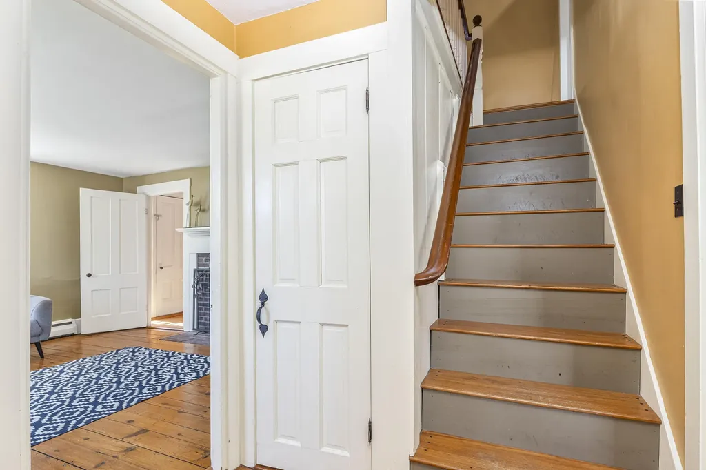 68 Payne Road Scarborough ME 04074