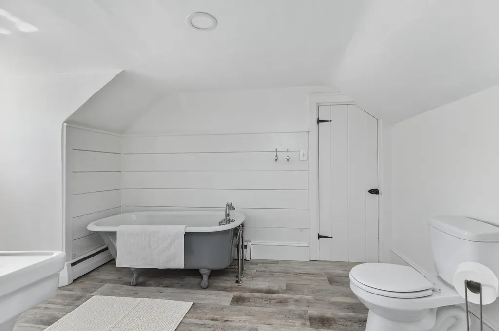 68 Payne Road Scarborough ME 04074