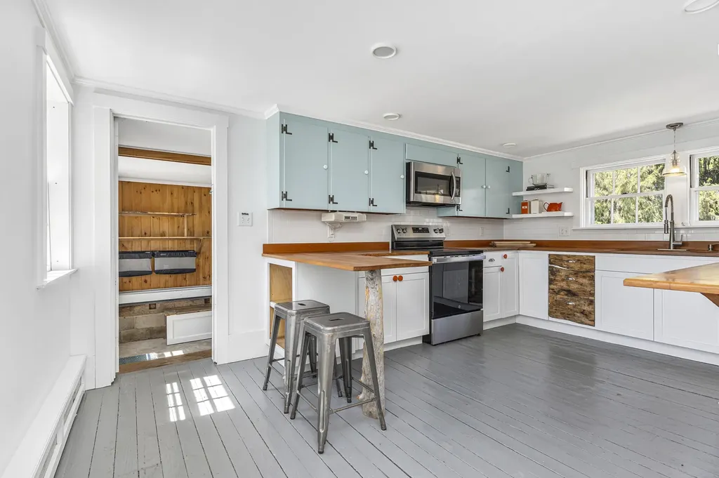 68 Payne Road Scarborough ME 04074