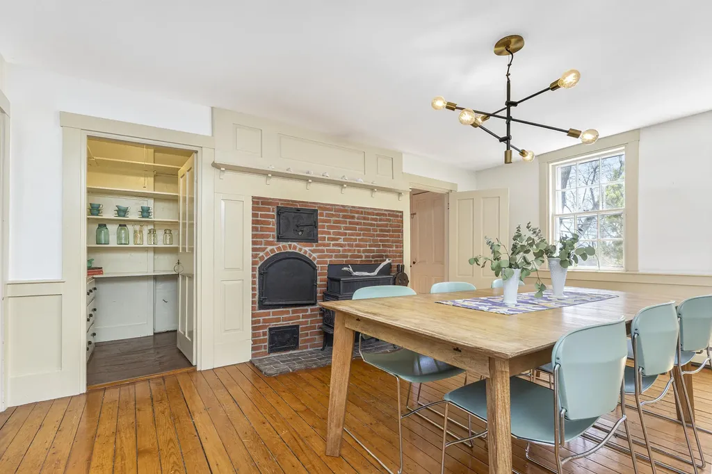 68 Payne Road Scarborough ME 04074