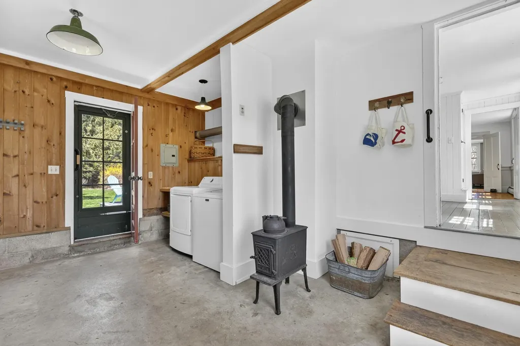 68 Payne Road Scarborough ME 04074