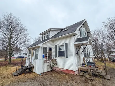 33 Lakeview Street Lincoln ME 04457