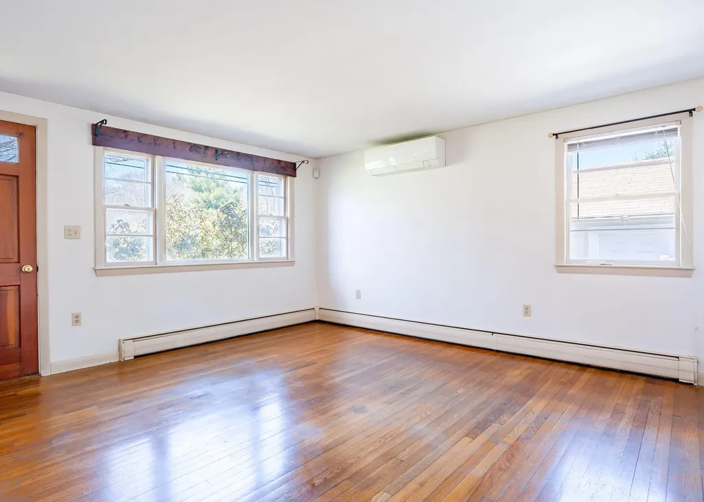 203 Gray Road Falmouth ME 04105