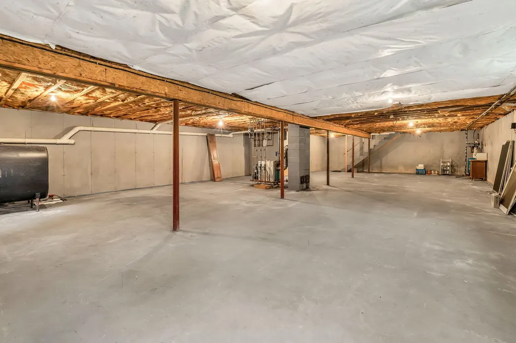 65 Monroe Road Hampden ME 04444