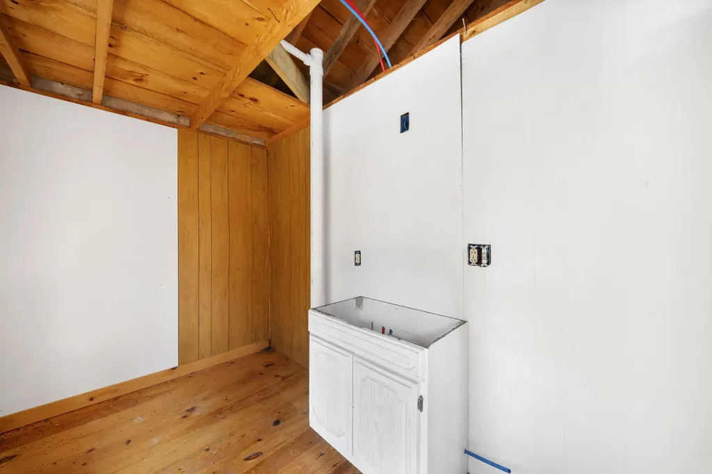 8-92-1 Derek Way Harpswell ME 04079