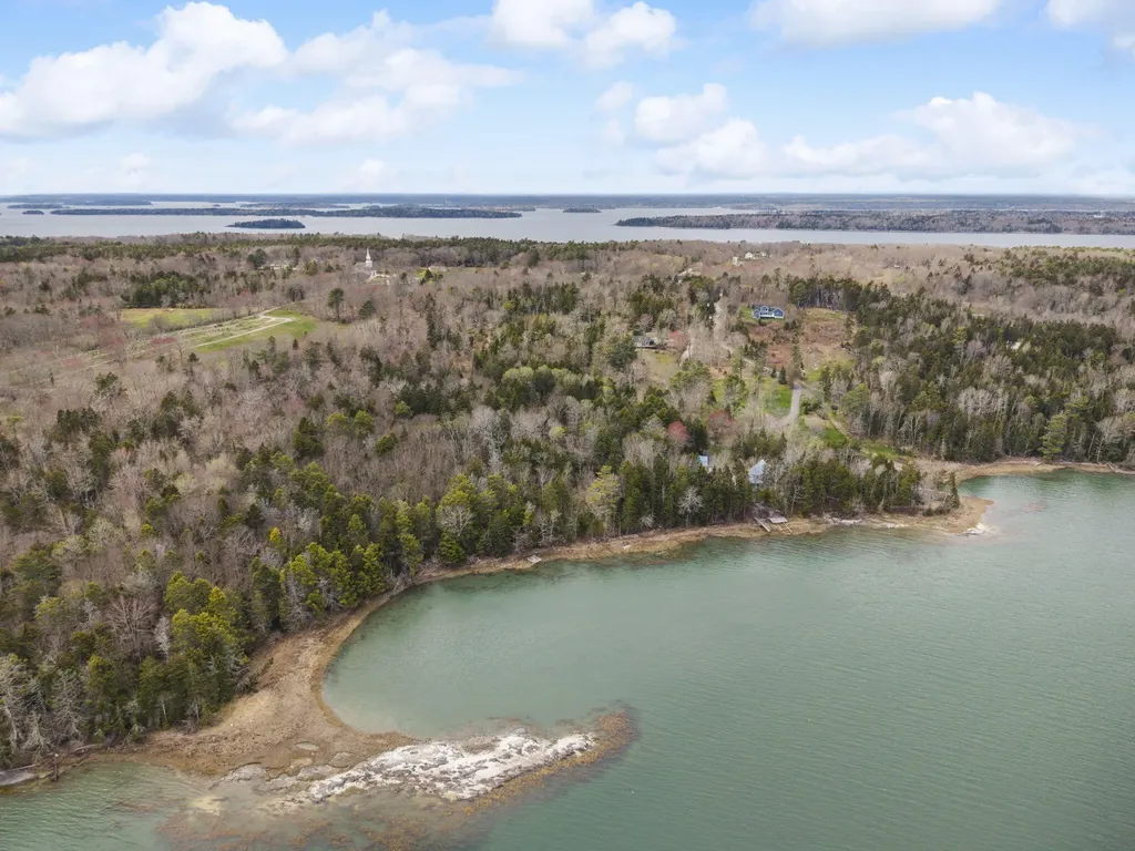 8-92-1 Derek Way Harpswell ME 04079