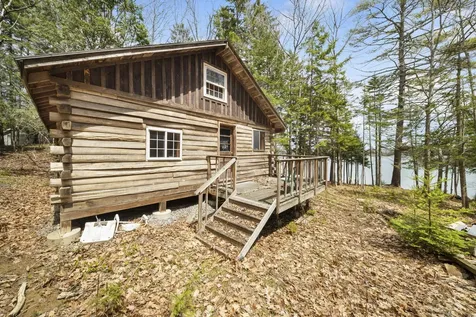 8-92-1 Derek Way Harpswell ME 04079