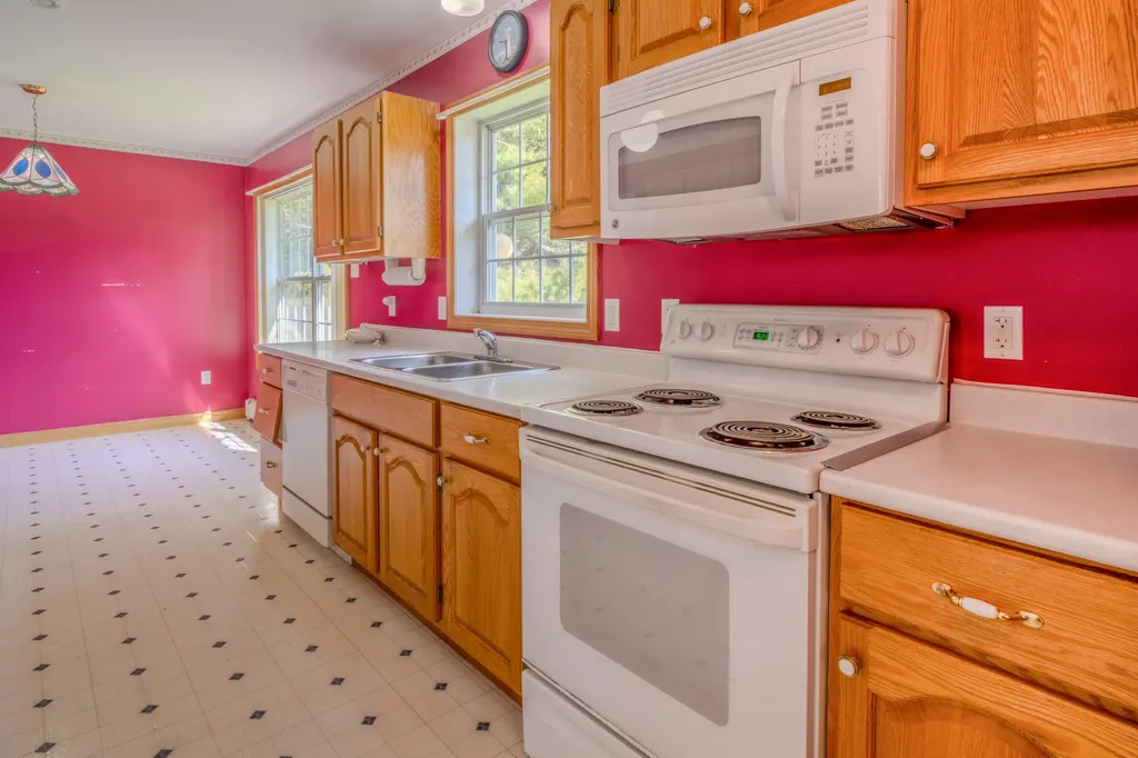 562 Main Street Rockport ME 04856