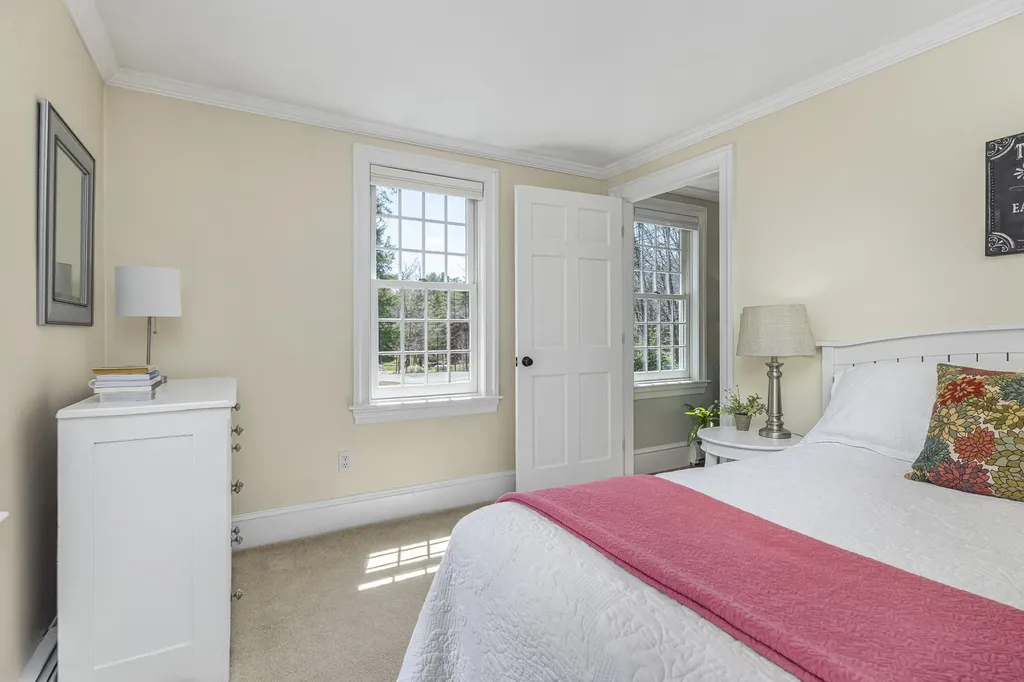 9 Picnic Hill Road Freeport ME 04032