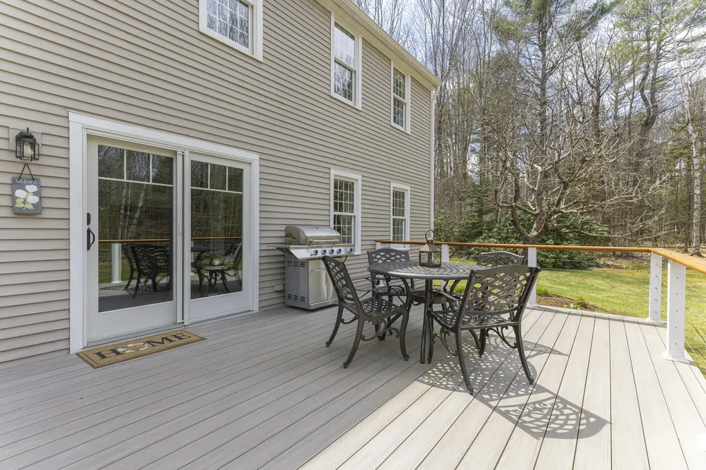 9 Picnic Hill Road Freeport ME 04032