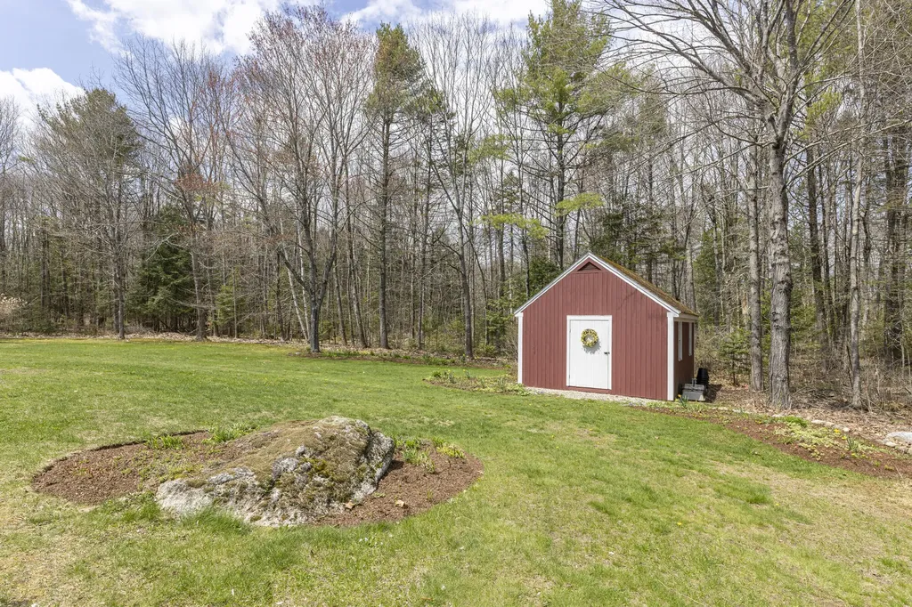 9 Picnic Hill Road Freeport ME 04032