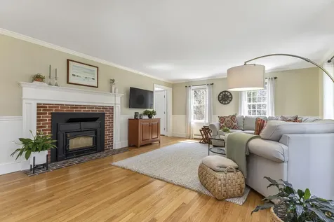 9 Picnic Hill Road Freeport ME 04032