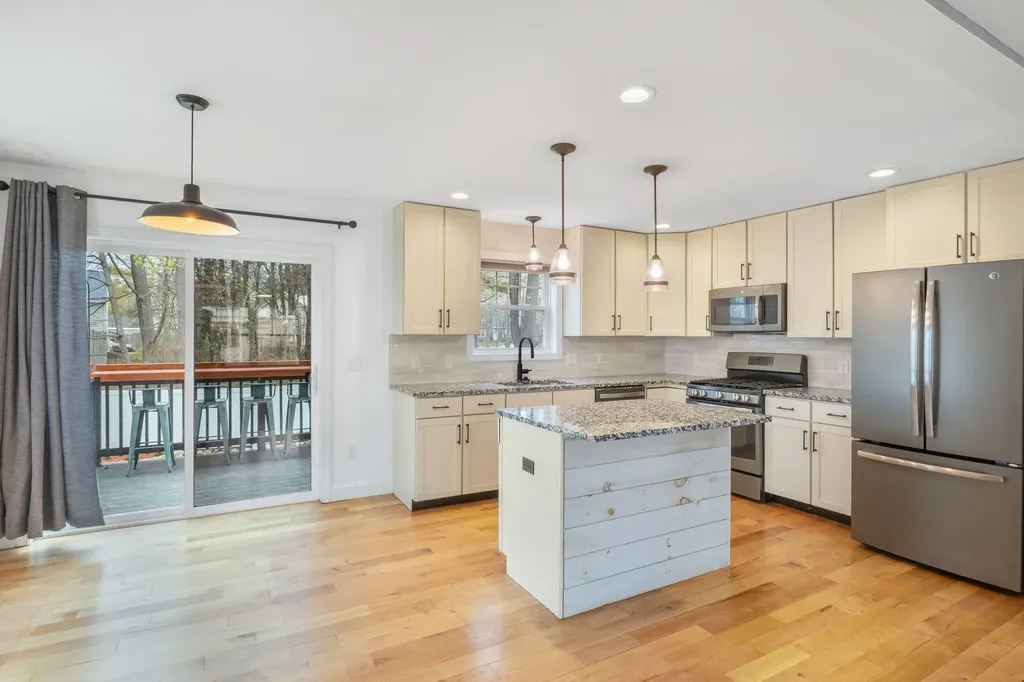 74 Arlington Avenue Westbrook ME 04092