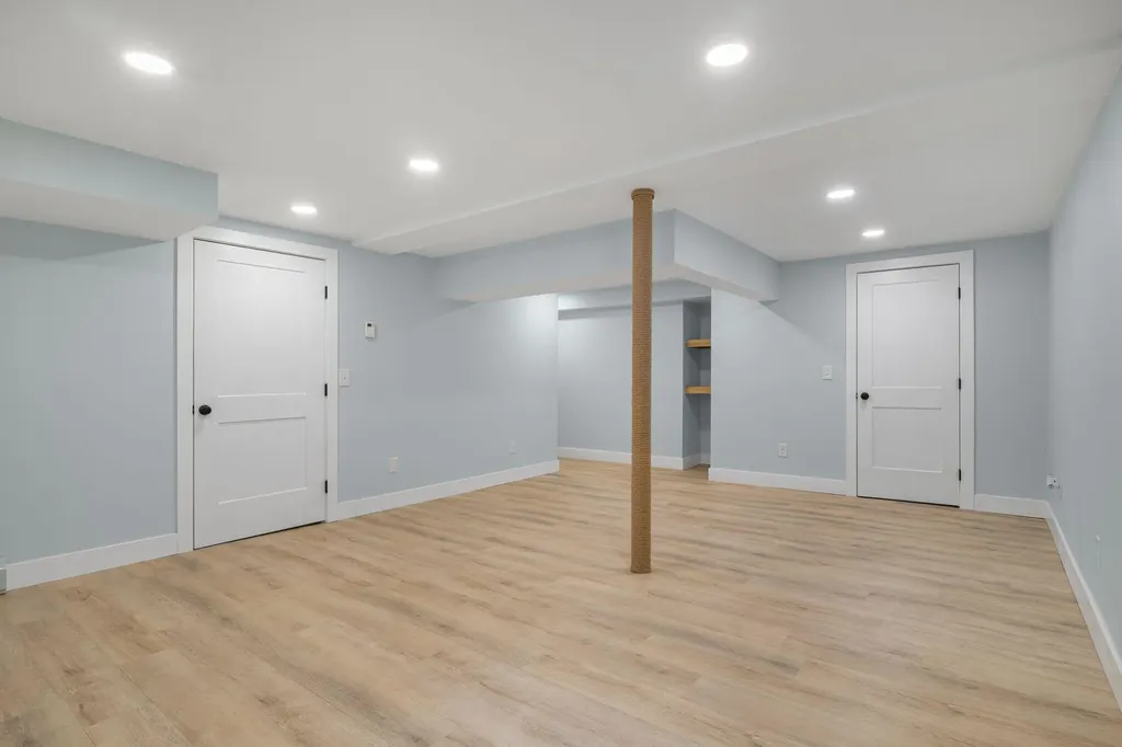 74 Arlington Avenue Westbrook ME 04092