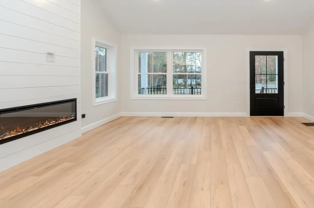 14 Daybreak Lane Windham ME 04062