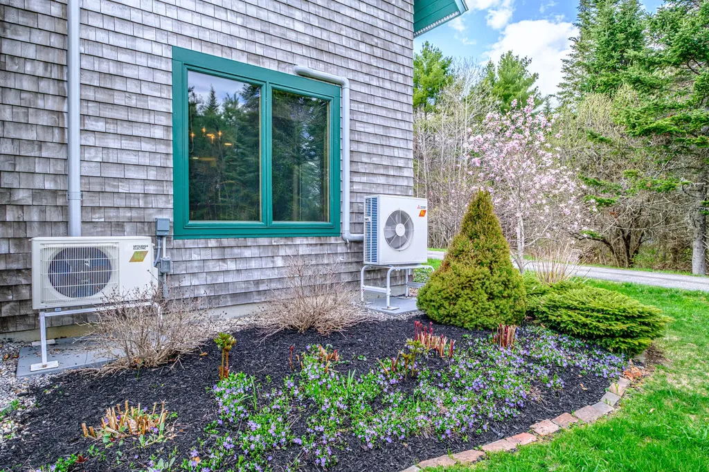 28 Cortland Road Freeport ME 04032