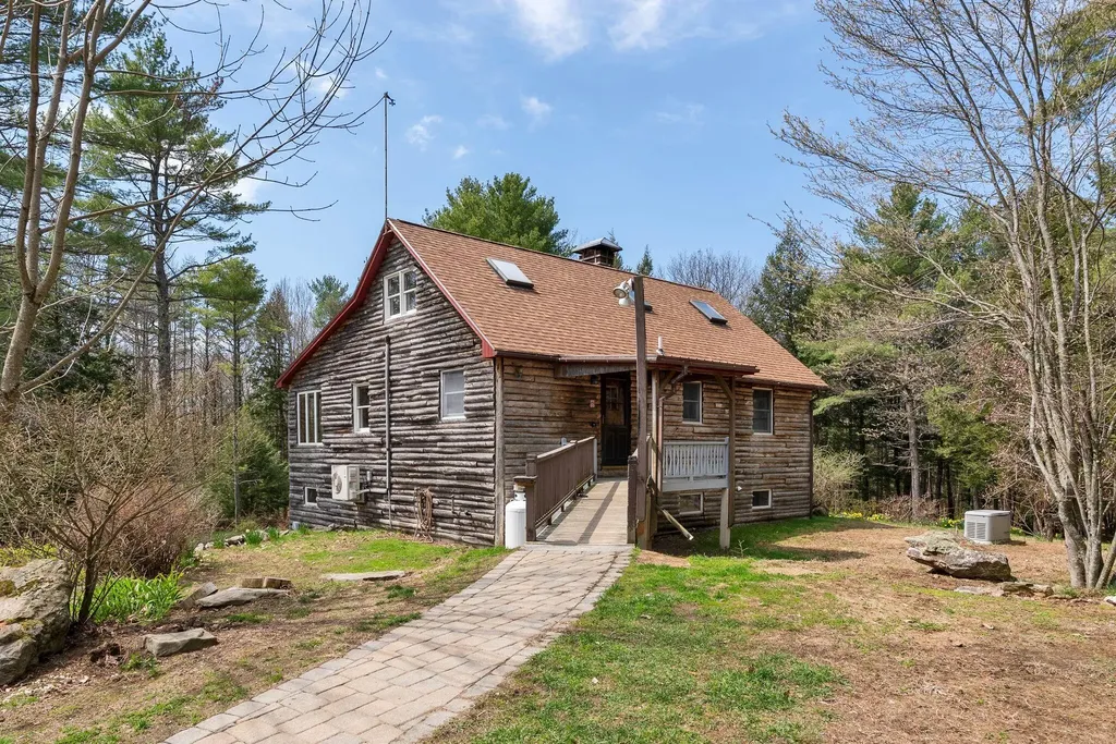 52 Ripley Hill Road Sabattus ME 04280