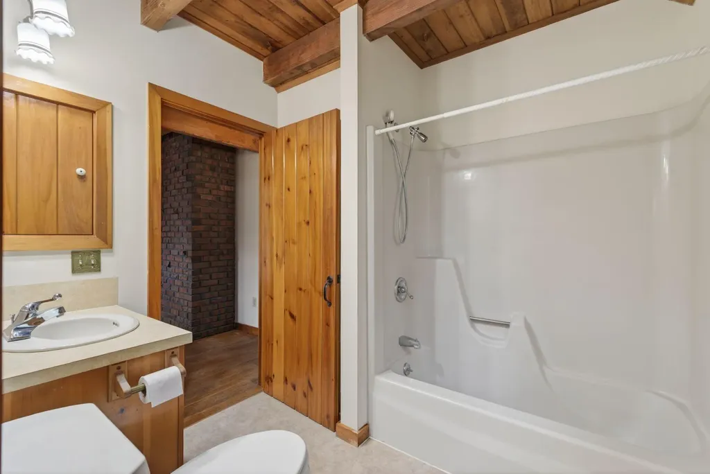 52 Ripley Hill Road Sabattus ME 04280