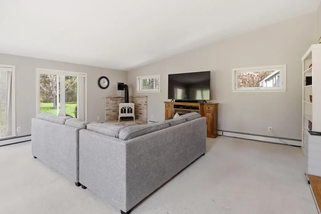 1520 Perkins Ridge Road Auburn ME 04210