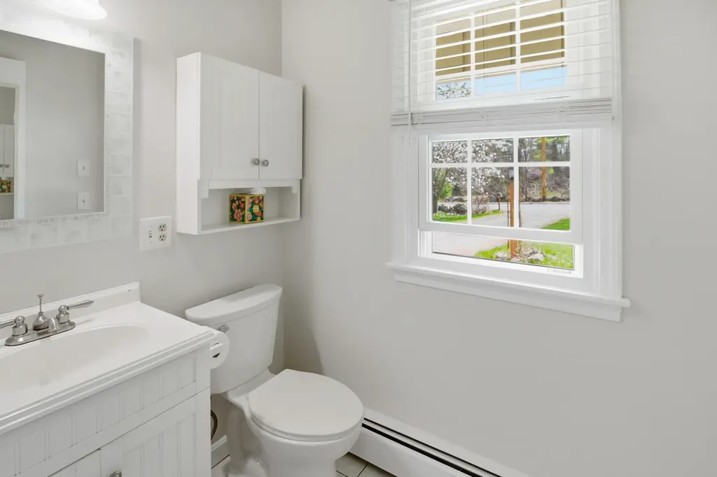 1520 Perkins Ridge Road Auburn ME 04210