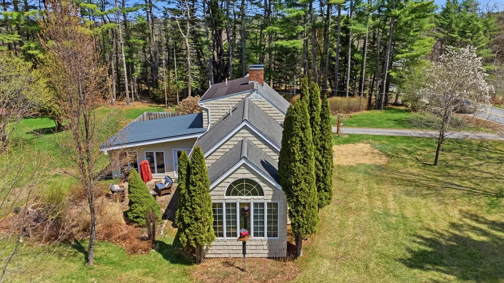 1520 Perkins Ridge Road Auburn ME 04210