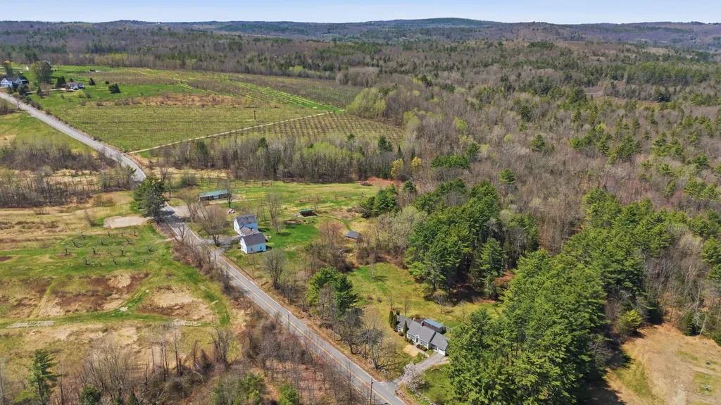 1520 Perkins Ridge Road Auburn ME 04210