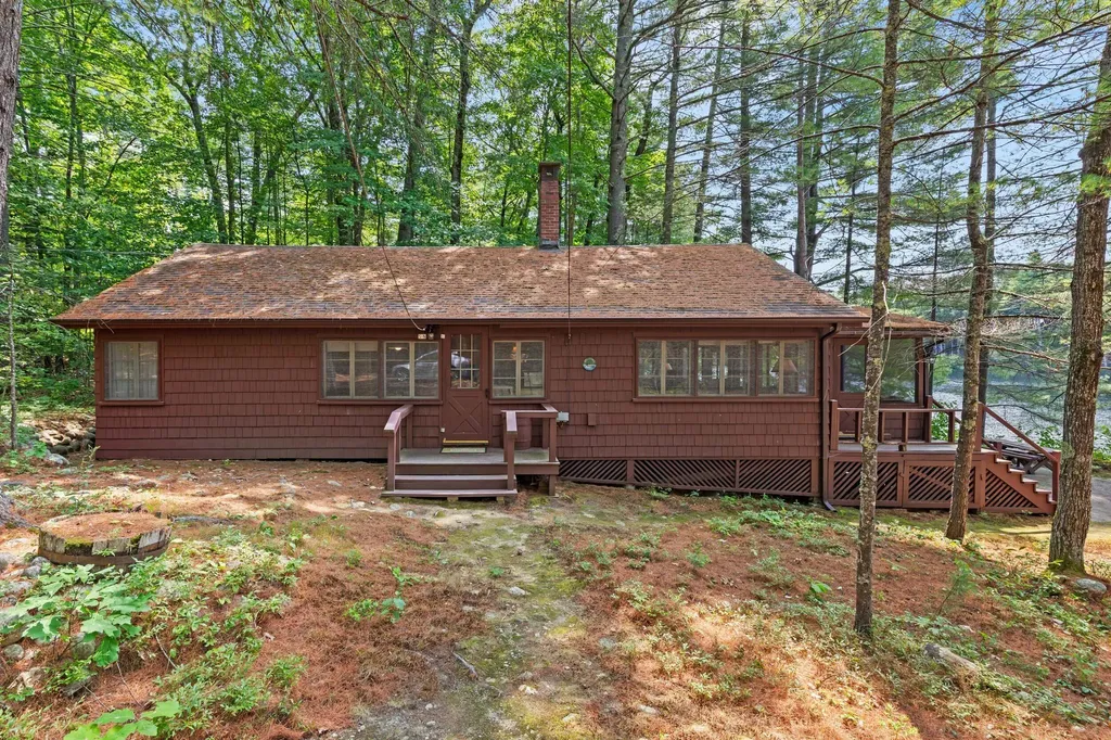 8 Golden Way New Gloucester ME 04260