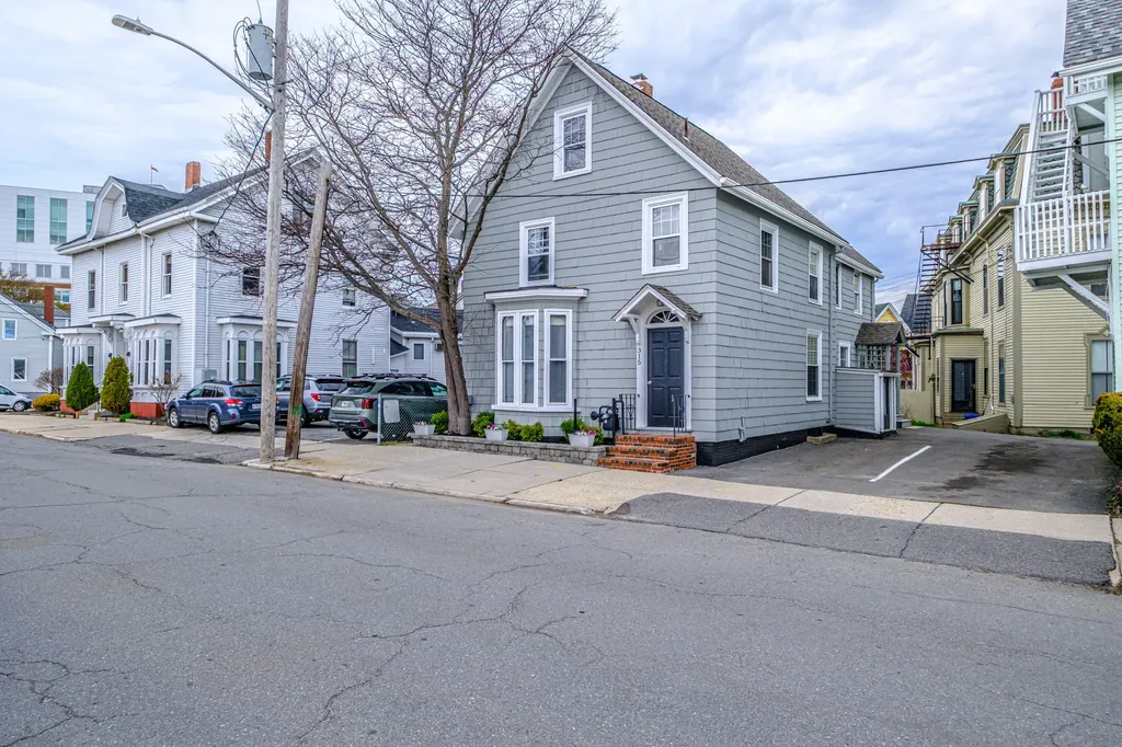 315 Brackett Street Portland ME 04102