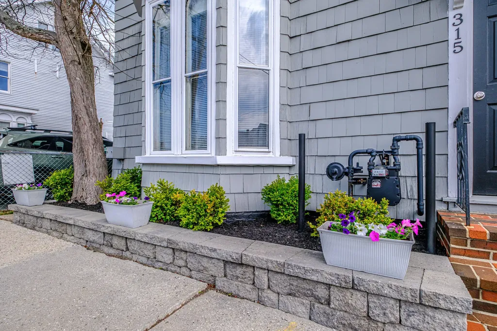 315 Brackett Street Portland ME 04102