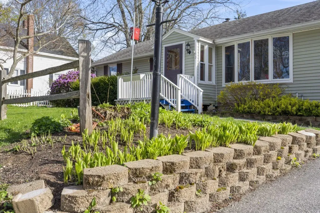 3 Douglas Street Lisbon ME 04252