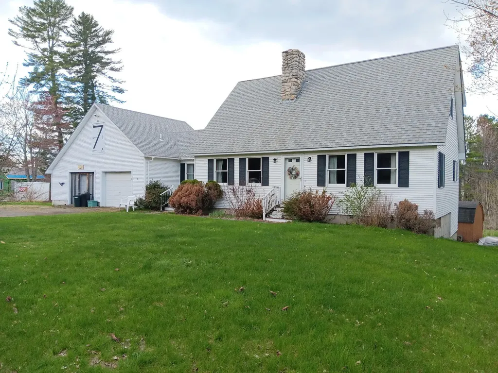 11 Lakeshore Drive Belgrade ME 04918