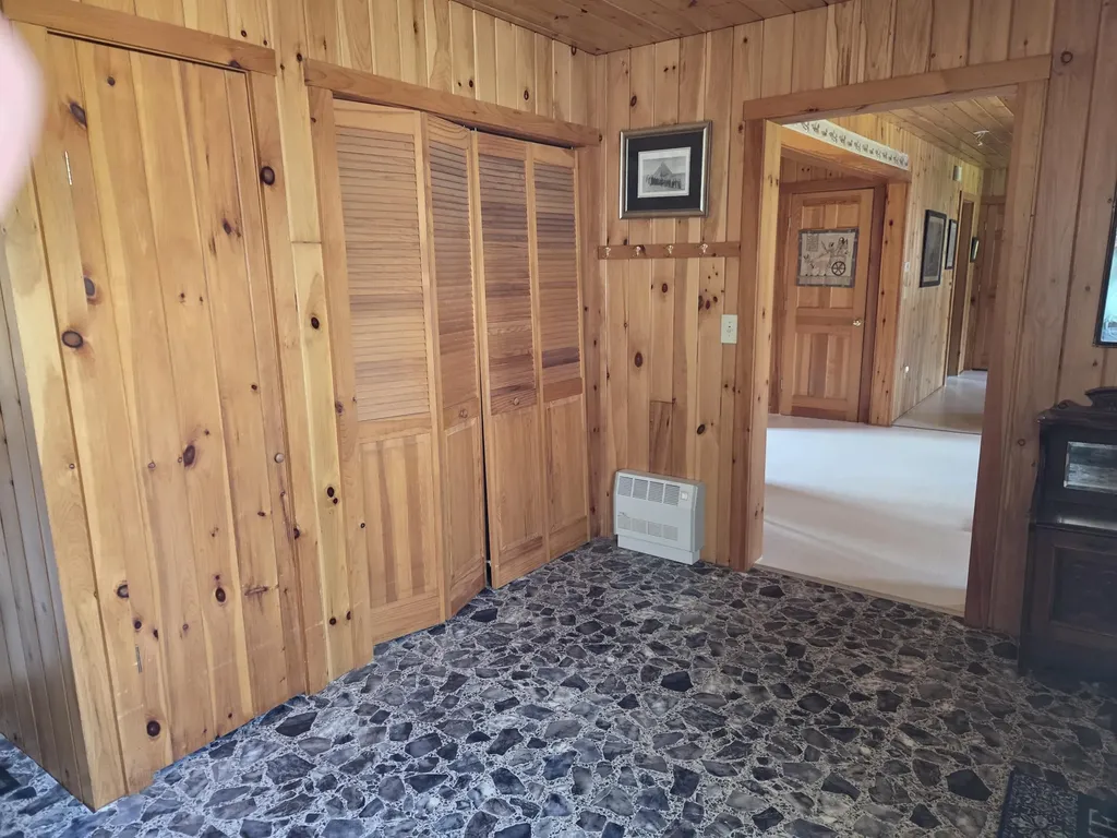 11 Lakeshore Drive Belgrade ME 04918