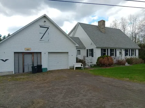 11 Lakeshore Drive Belgrade ME 04918