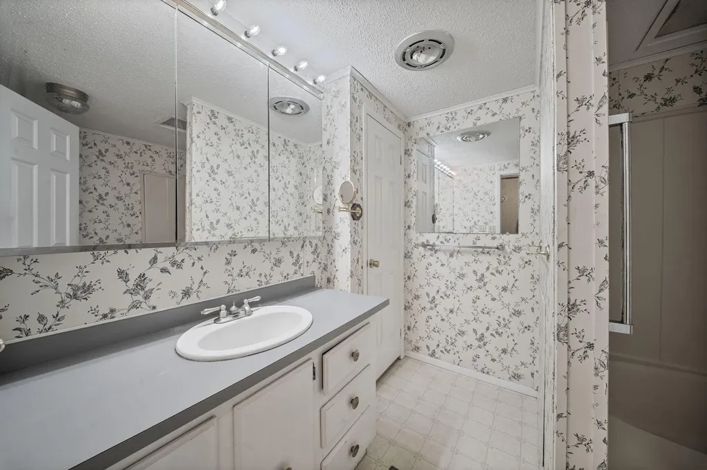 13 Alder Lane South Thomaston ME 04858