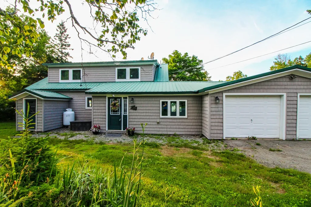 3849 Rockwood Road Rockwood T1 R1 Nbkp ME 04478