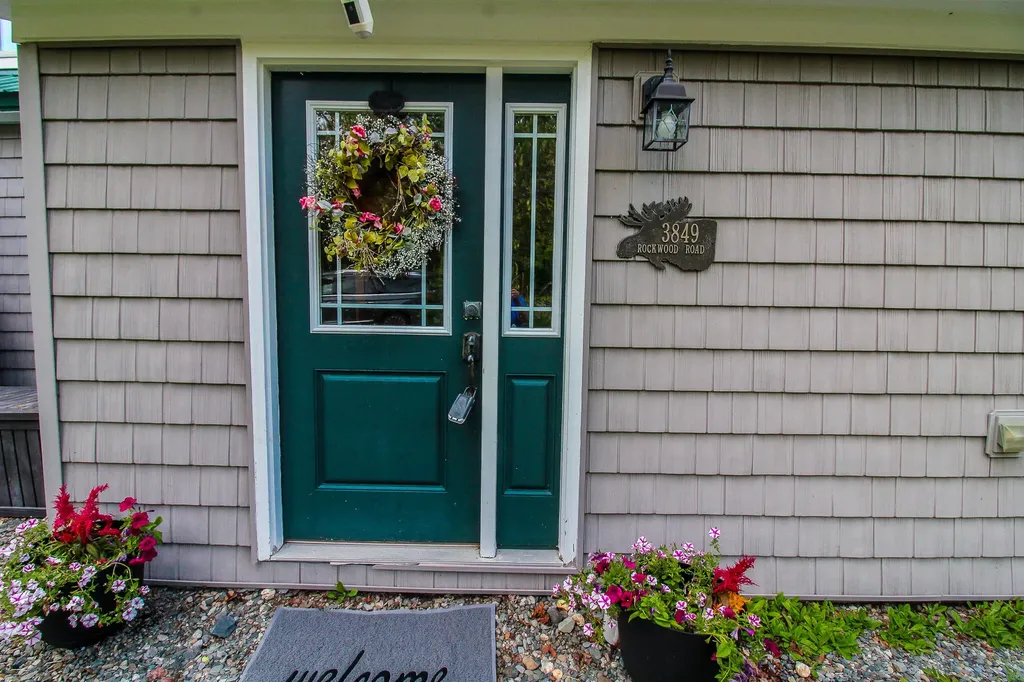 3849 Rockwood Road Rockwood T1 R1 Nbkp ME 04478