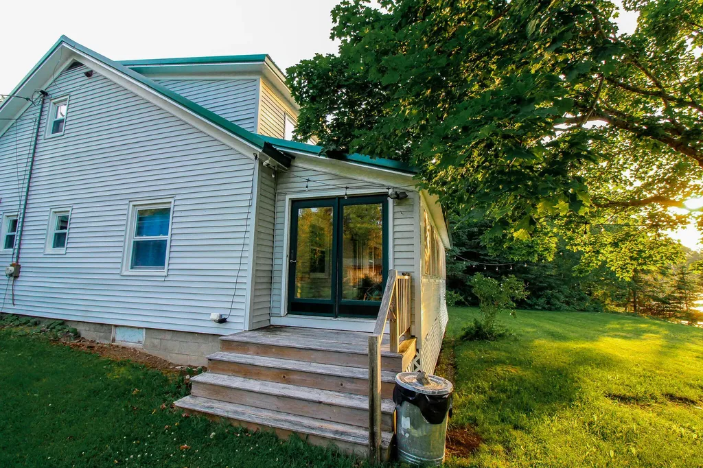 3849 Rockwood Road Rockwood T1 R1 Nbkp ME 04478