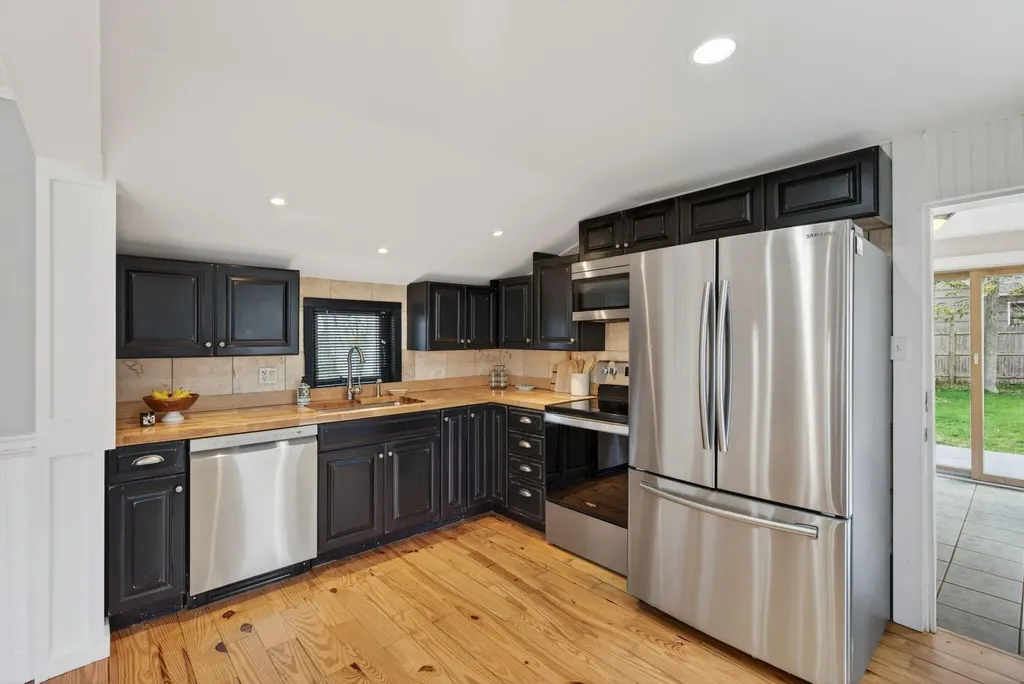 124 Mitchell Road South Portland ME 04106