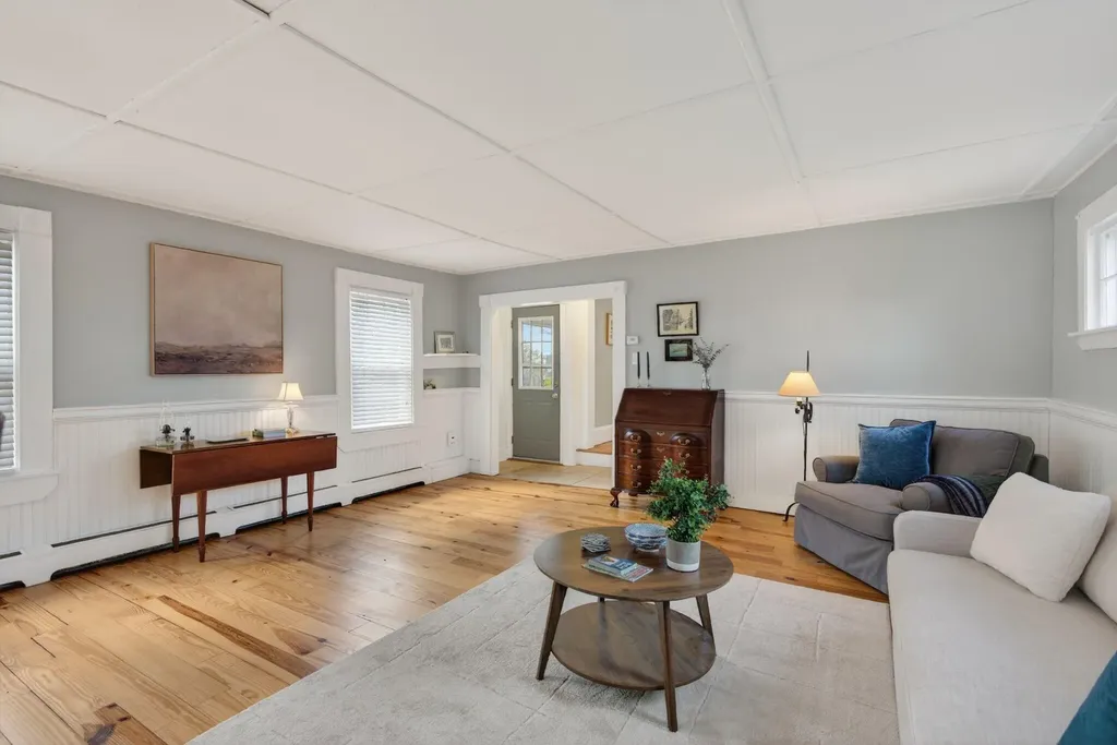 124 Mitchell Road South Portland ME 04106