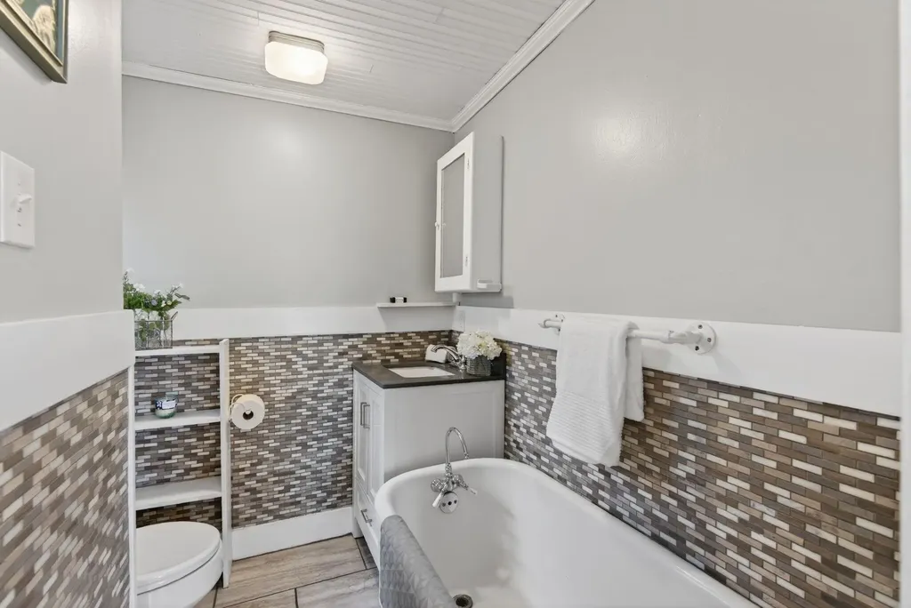 124 Mitchell Road South Portland ME 04106