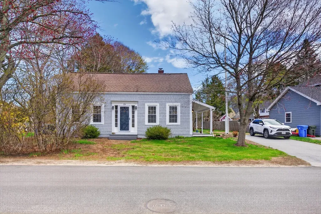 124 Mitchell Road South Portland ME 04106