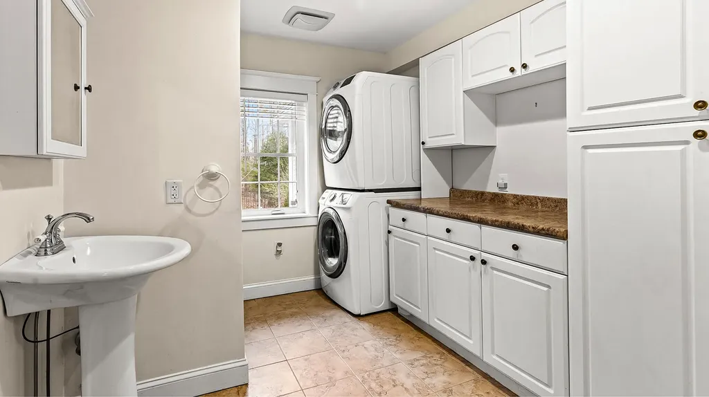 39 Eaton Ridge Drive Holden ME 04429