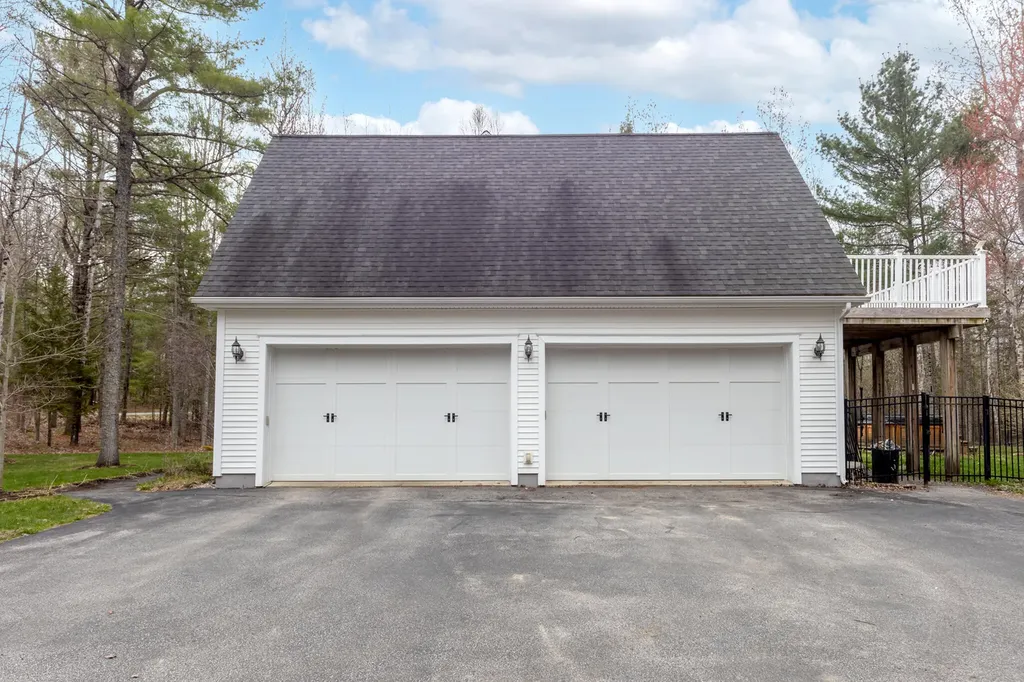 39 Eaton Ridge Drive Holden ME 04429