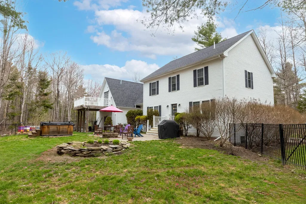 39 Eaton Ridge Drive Holden ME 04429