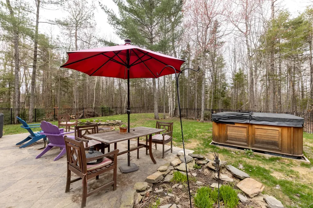39 Eaton Ridge Drive Holden ME 04429