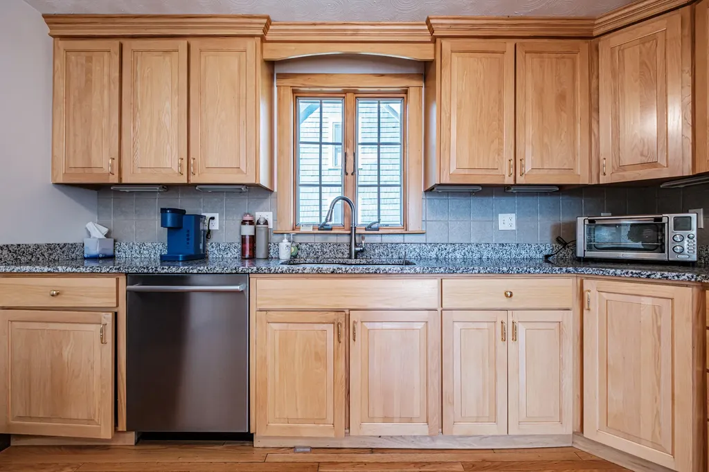22 Davis Street Portland ME 04102