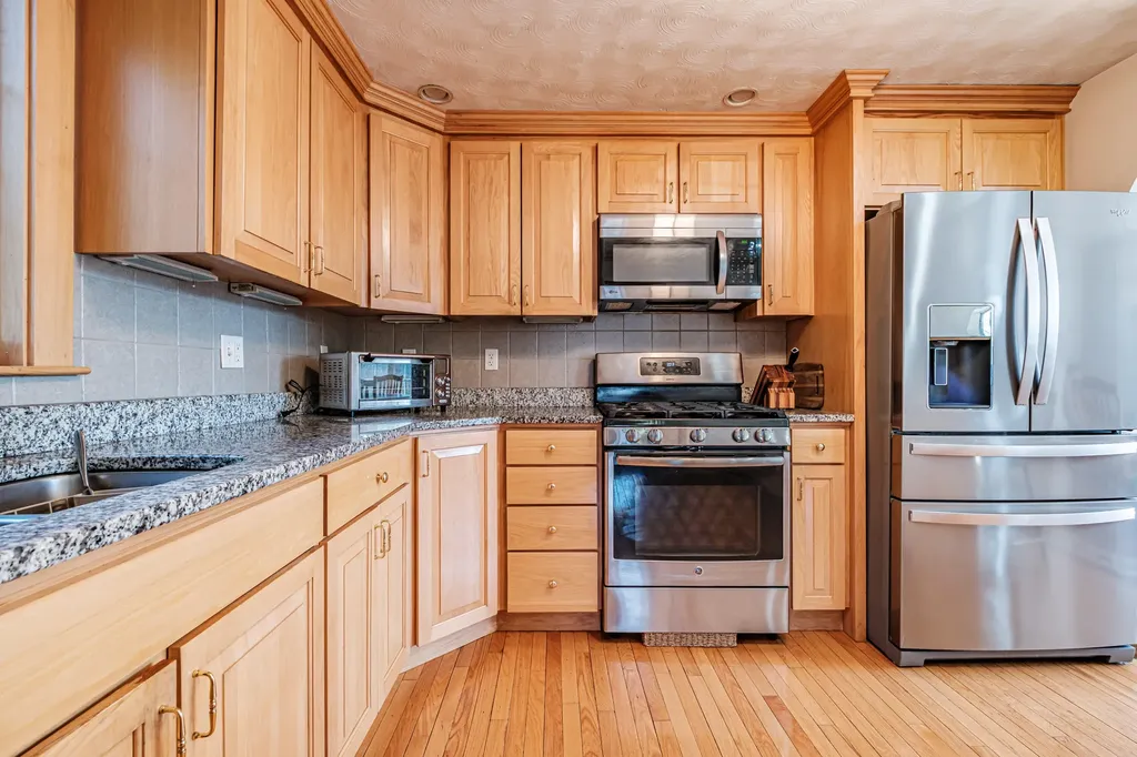 22 Davis Street Portland ME 04102