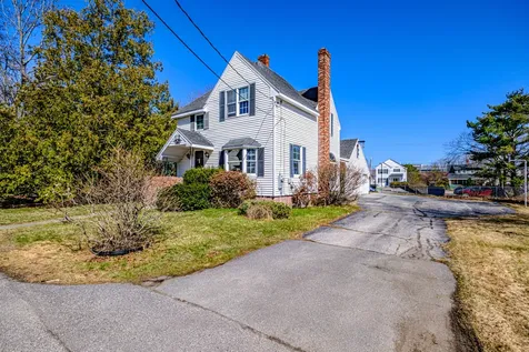 22 Davis Street Portland ME 04102