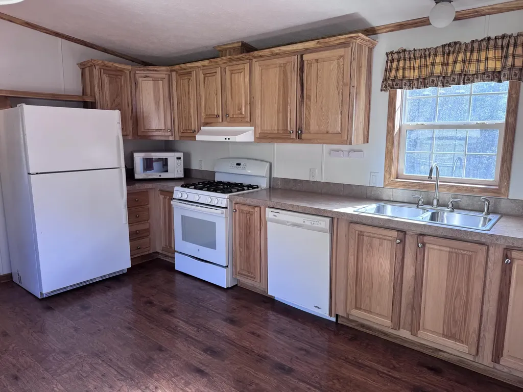 1676 Hudson Road Hudson ME 04449